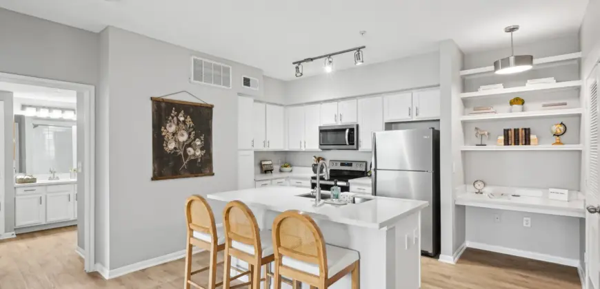 The Henry At Woodland Hills