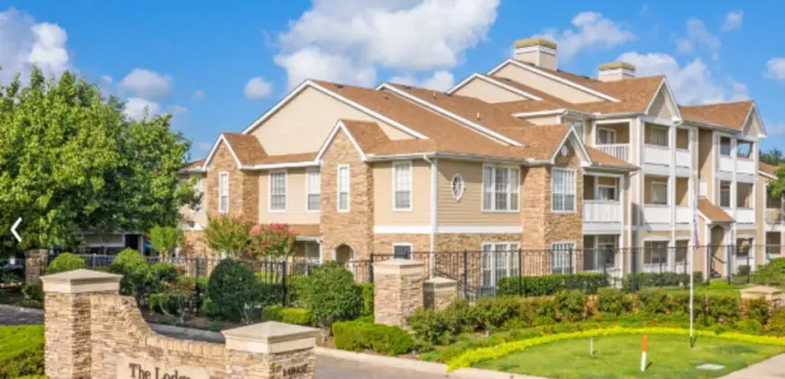 The Lodge At West Oaks