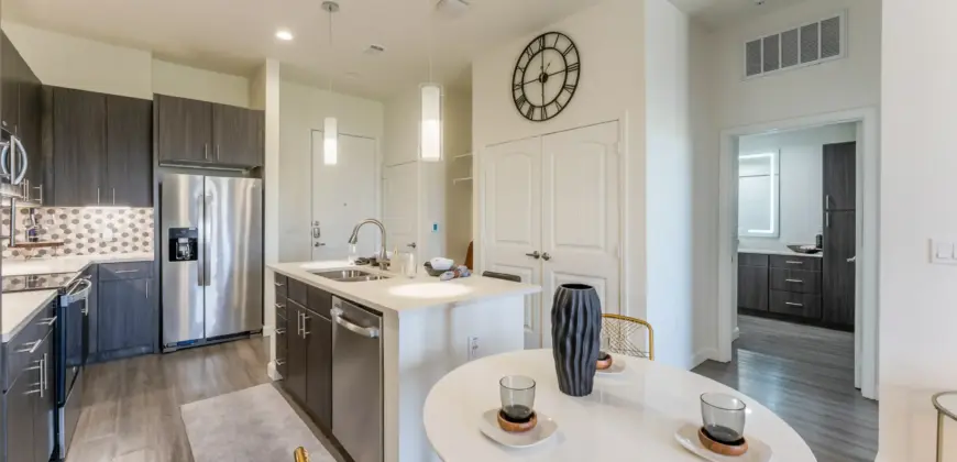 The Residences At 3000 Bardin