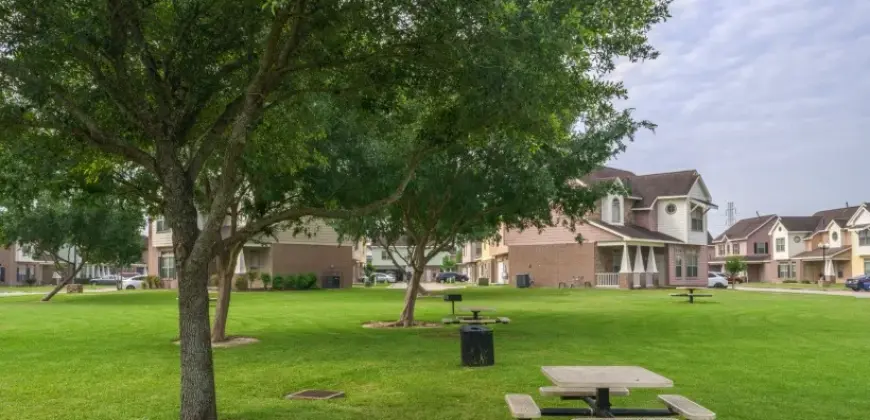 Waterside Court Homes