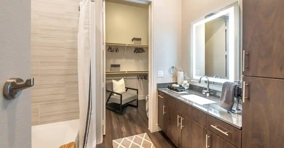 Rental by Apartment Wolf | Windsor Turtle Creek | 3663 Cedar Springs Rd, Dallas, TX 75219 | apartmentwolf.com