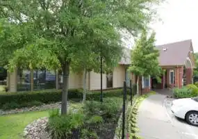 Rental by Apartment Wolf | Vistas at Pinnacle Park | 4599 W Davis St, Dallas, TX 75211 | apartmentwolf.com