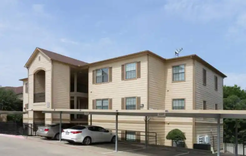 Rental by Apartment Wolf | Vistas at Pinnacle Park | 4599 W Davis St, Dallas, TX 75211 | apartmentwolf.com