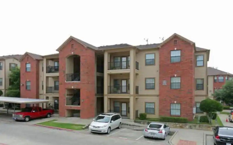 Rental by Apartment Wolf | Vistas at Pinnacle Park | 4599 W Davis St, Dallas, TX 75211 | apartmentwolf.com