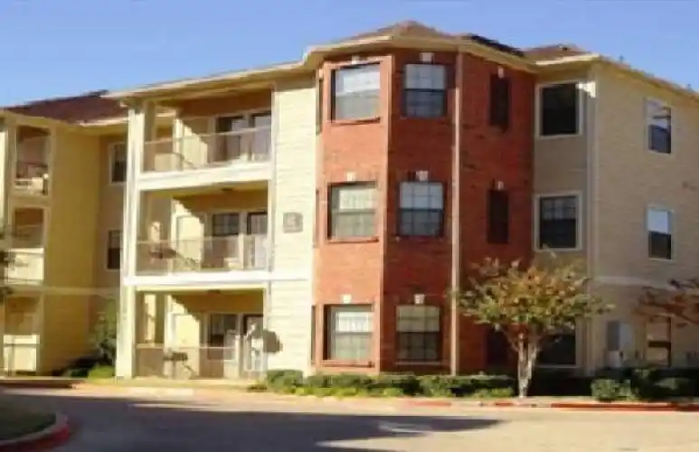 Rental by Apartment Wolf | Vistas at Pinnacle Park | 4599 W Davis St, Dallas, TX 75211 | apartmentwolf.com