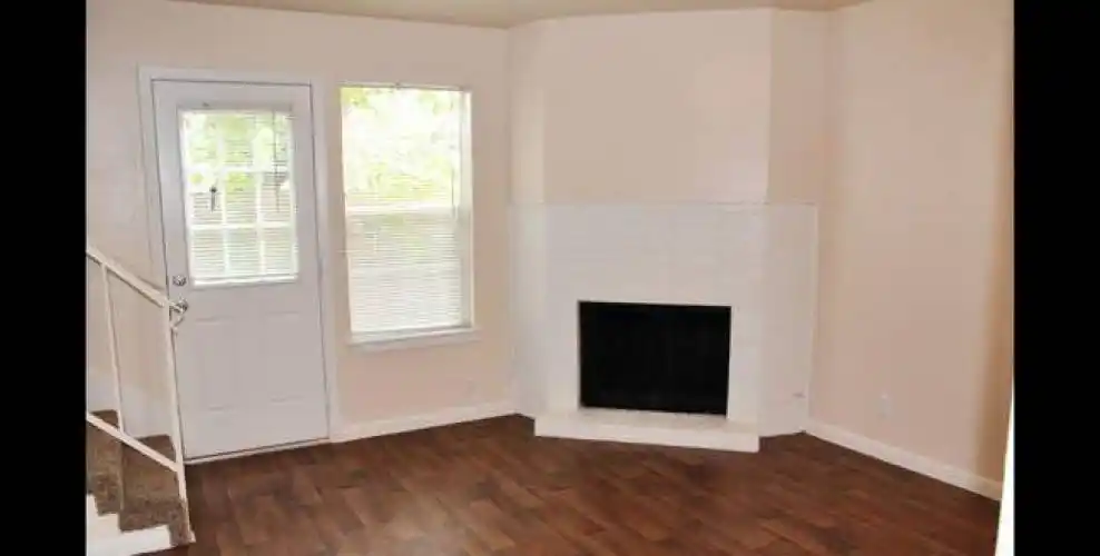 Rental by Apartment Wolf | Oak Hills Village | 1847 Babcock Rd, San Antonio, TX 78229 | apartmentwolf.com