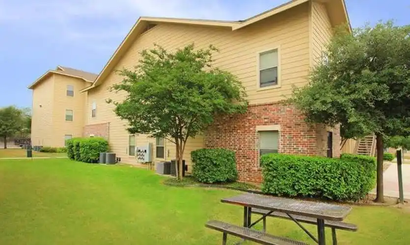 Rental by Apartment Wolf | The Villages at Lost Creek | 15302 Judson Rd, San Antonio, TX 78247 | apartmentwolf.com