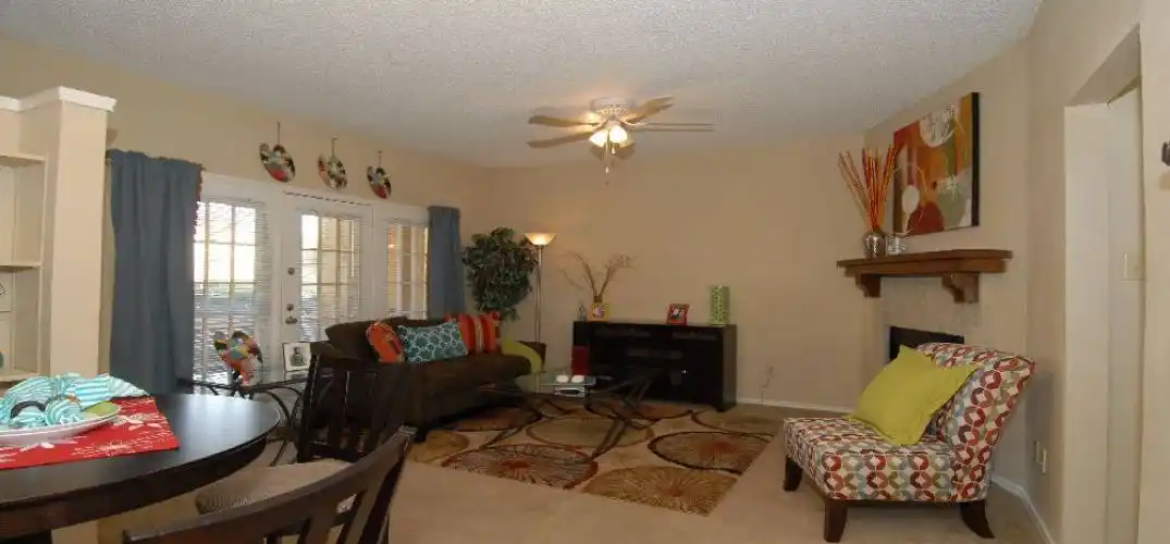 Rental by Apartment Wolf | Summerbend | 1301 Meadow Creek Cir, Irving, TX 75038 | apartmentwolf.com