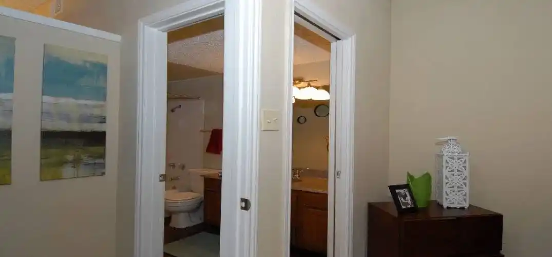 Rental by Apartment Wolf | Summerbend | 1301 Meadow Creek Cir, Irving, TX 75038 | apartmentwolf.com