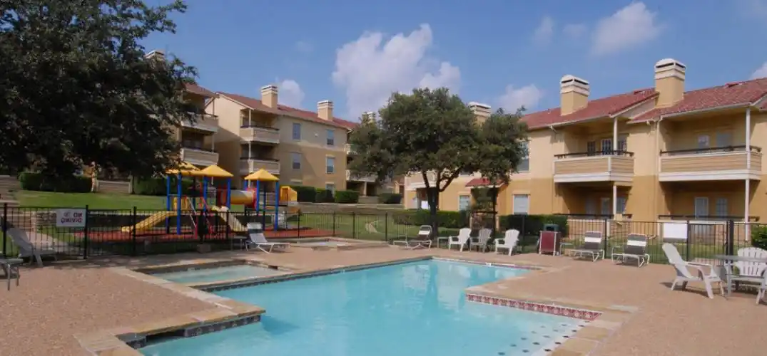 Rental by Apartment Wolf | Summerbend | 1301 Meadow Creek Cir, Irving, TX 75038 | apartmentwolf.com