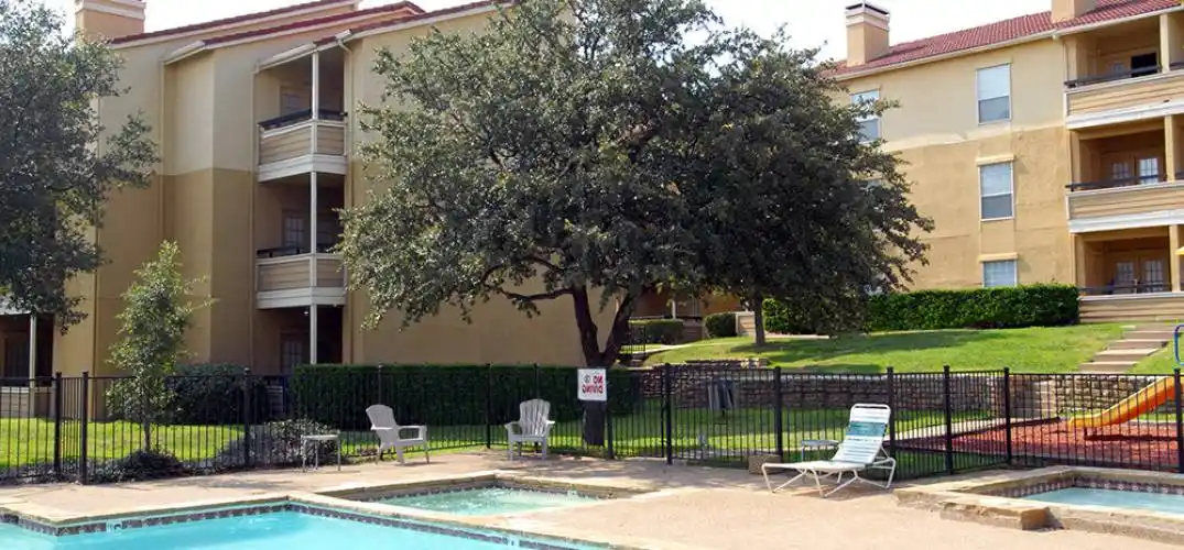 Rental by Apartment Wolf | Summerbend | 1301 Meadow Creek Cir, Irving, TX 75038 | apartmentwolf.com