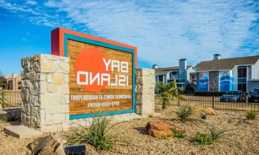 Rental by Apartment Wolf | Bay Island at Harbor Point | 6109 Bay Island Dr, Garland, TX 75043 | apartmentwolf.com