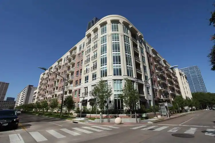 Rental by Apartment Wolf | WaterWall Place | 2801 WaterWall Dr, Houston, TX 77056 | apartmentwolf.com