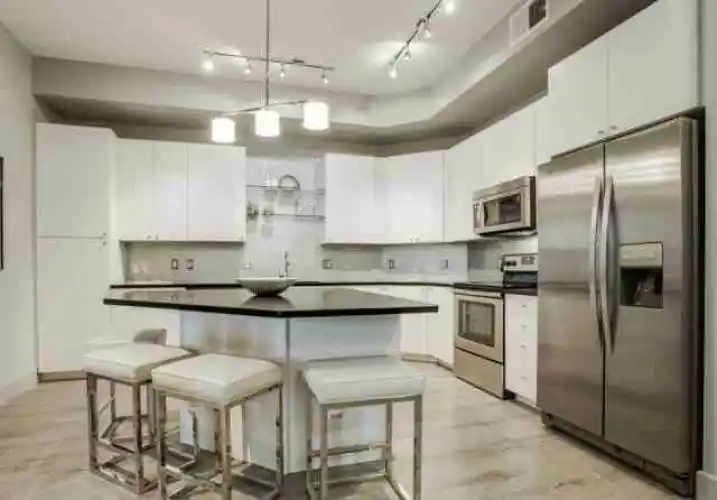 Rental by Apartment Wolf | Cantabria at Turtle Creek | 2728 Hood St, Dallas, TX 75219 | apartmentwolf.com