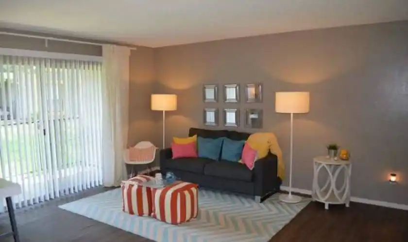 Rental by Apartment Wolf | Surround | 4299 Pleasant Run Rd, Irving, TX 75038 | apartmentwolf.com