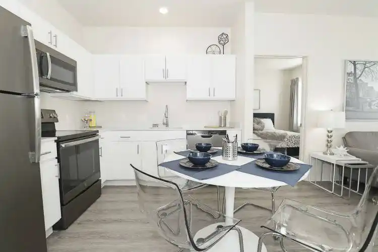 Rental by Apartment Wolf | Oakwood WaterWalk Dallas | 1711 W Royal Ln, Irving, TX 75063 | apartmentwolf.com