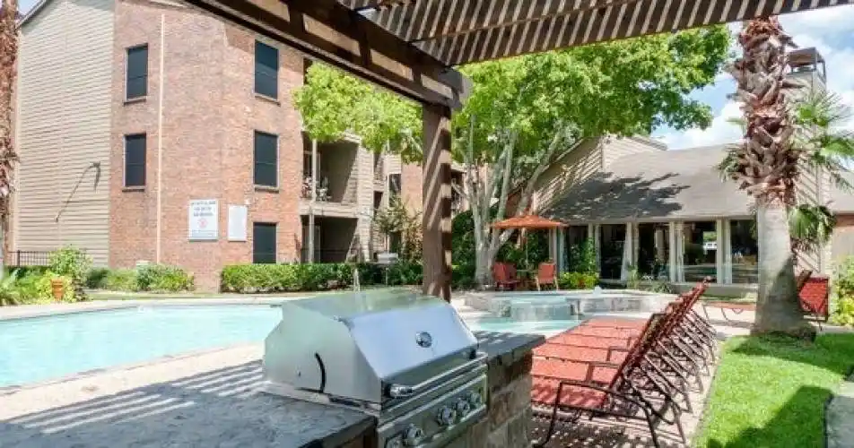 Rental by Apartment Wolf | Huntington Glen Apartments | 12023 Bissonnet St, Houston, TX 77099 | apartmentwolf.com