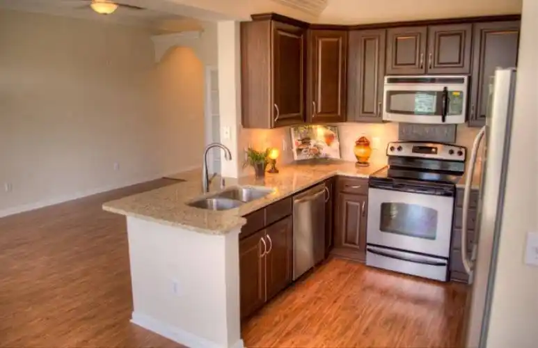 Rental by Apartment Wolf | The Left Bank at River Oaks | 5353 Memorial Dr, Houston, TX 77007 | apartmentwolf.com