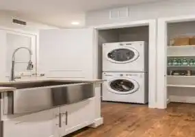 Rental by Apartment Wolf | Tinsley on the Park | 919 Gillette St, Houston, TX 77019 | apartmentwolf.com