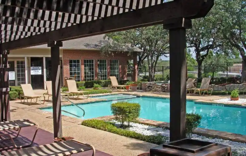 Rental by Apartment Wolf | The Summit of Thousand Oaks | 1550 Thousand Oaks Dr, San Antonio, TX 78232 | apartmentwolf.com