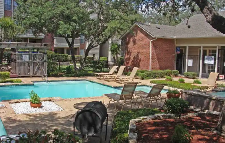 Rental by Apartment Wolf | The Summit of Thousand Oaks | 1550 Thousand Oaks Dr, San Antonio, TX 78232 | apartmentwolf.com