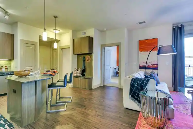 Rental by Apartment Wolf | Cayman Las Colinas | 1071 Lake Carolyn Pky, Irving, TX 75039 | apartmentwolf.com