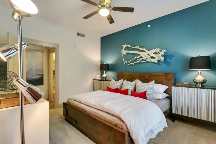 Rental by Apartment Wolf | Cayman Las Colinas | 1071 Lake Carolyn Pky, Irving, TX 75039 | apartmentwolf.com