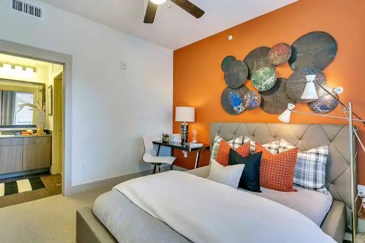 Rental by Apartment Wolf | Cayman Las Colinas | 1071 Lake Carolyn Pky, Irving, TX 75039 | apartmentwolf.com