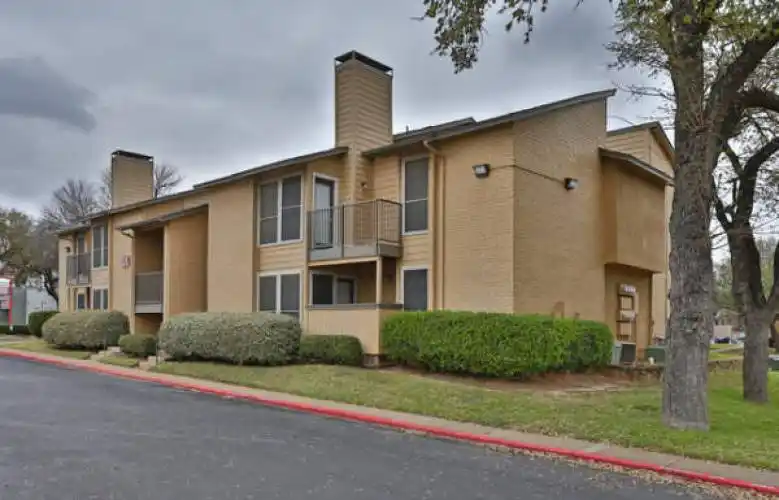 Rental by Apartment Wolf | Westdale Hills Sawgrass | 1838 Sotogrande Blvd, Hurst, TX 76053 | apartmentwolf.com