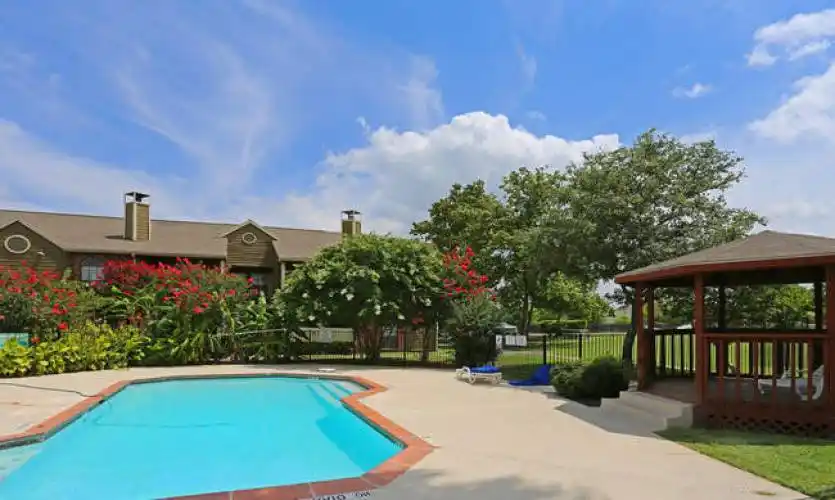 Rental by Apartment Wolf | Oaks of Westlakes | 534 Hunt Ln, San Antonio, TX 78245 | apartmentwolf.com