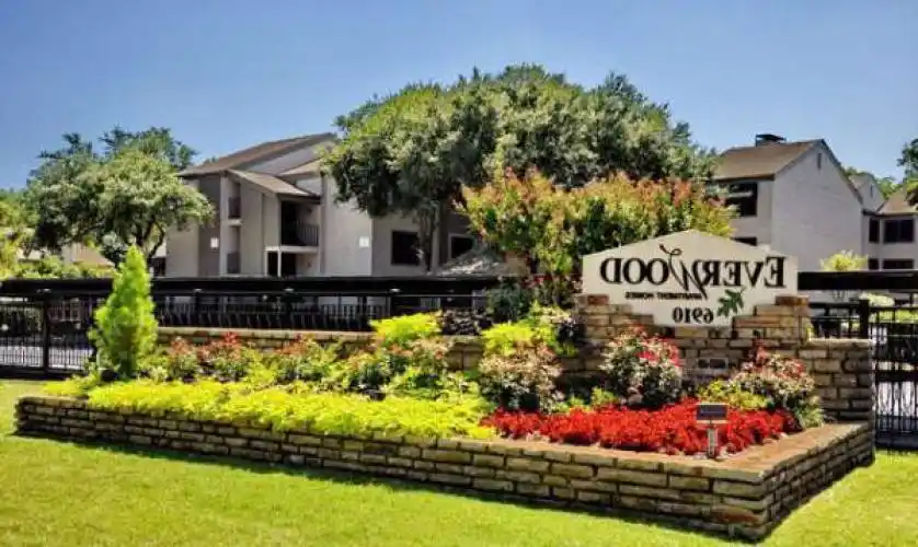 Rental by Apartment Wolf | Everwood Apartments | 6910 Skillman St, Dallas, TX 75231 | apartmentwolf.com