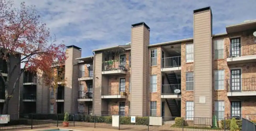 Rental by Apartment Wolf | Sedona Ridge | 11100 Walnut Hill Ln, Dallas, TX 75238 | apartmentwolf.com