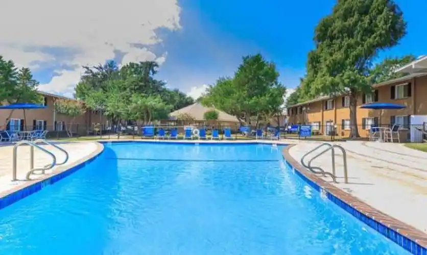 Rental by Apartment Wolf | MacArthur Place at 183 Apartment | 2300-2414 N MacArthur Blvd, Irving, TX 75062 | apartmentwolf.com