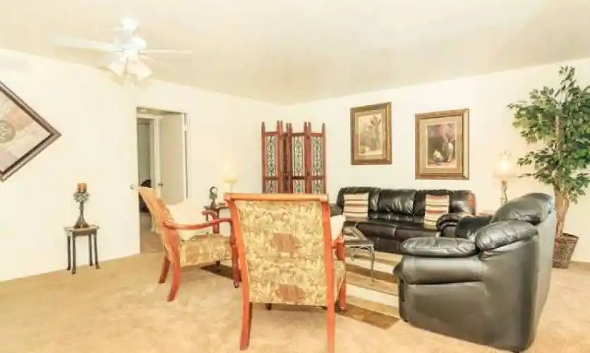 Rental by Apartment Wolf | MacArthur Place at 183 Apartment | 2300-2414 N MacArthur Blvd, Irving, TX 75062 | apartmentwolf.com