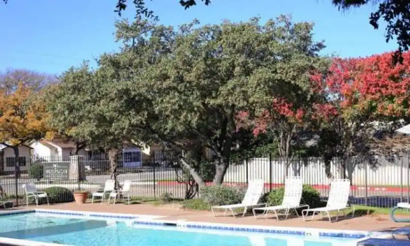 Rental by Apartment Wolf | The Brownstone Townhomes | 400 Pecan Bend Dr, Bedford, TX 76022 | apartmentwolf.com