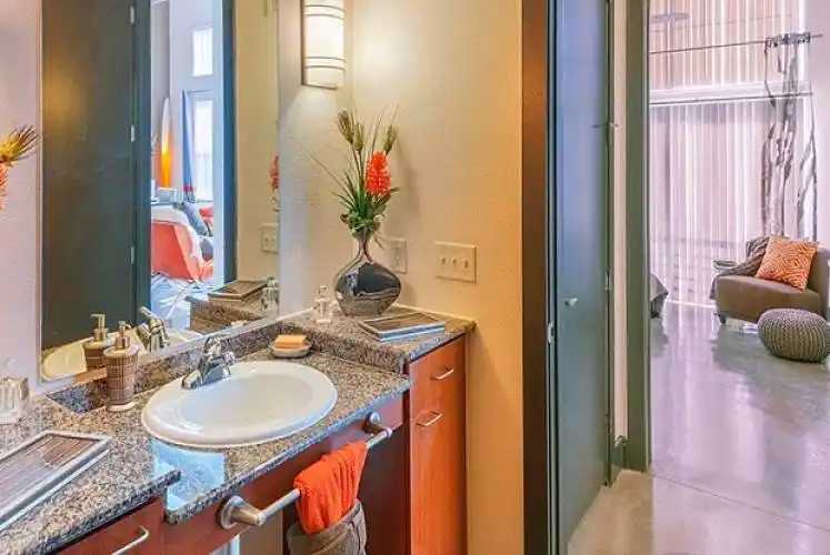 Rental by Apartment Wolf | Colonial Reserve at Las Colinas | 350 E Las Colinas Blvd, Irving, TX 75039 | apartmentwolf.com