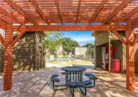 Rental by Apartment Wolf | Oak Terrace | 9203 W IH-10, San Antonio, TX 78230 | apartmentwolf.com