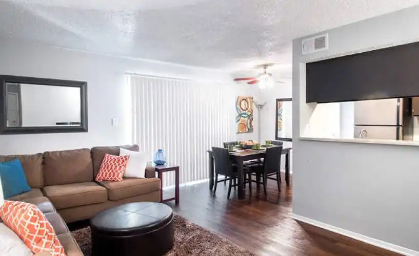 Rental by Apartment Wolf | Villas of Oak Creste | 5315 Fredericksburg Rd, San Antonio, TX 78229 | apartmentwolf.com