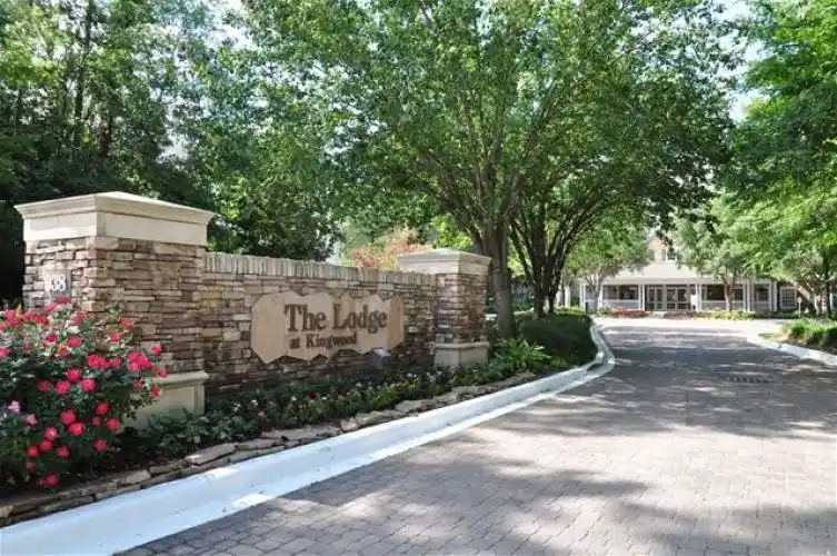 Rental by Apartment Wolf | Lodge at Kingwood | 938 Kingwood Dr, Kingwood, TX 77339 | apartmentwolf.com