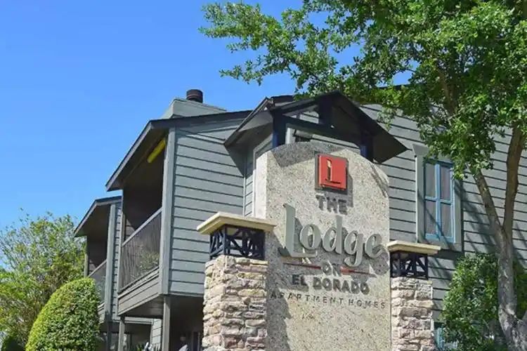 Rental by Apartment Wolf | The Lodge on El Dorado | 265 El Dorado Blvd, Webster, TX 77598 | apartmentwolf.com