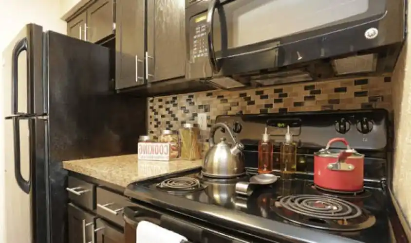 Rental by Apartment Wolf | Courtyards of Roses | 601 W Rochelle Rd, Irving, TX 75062 | apartmentwolf.com