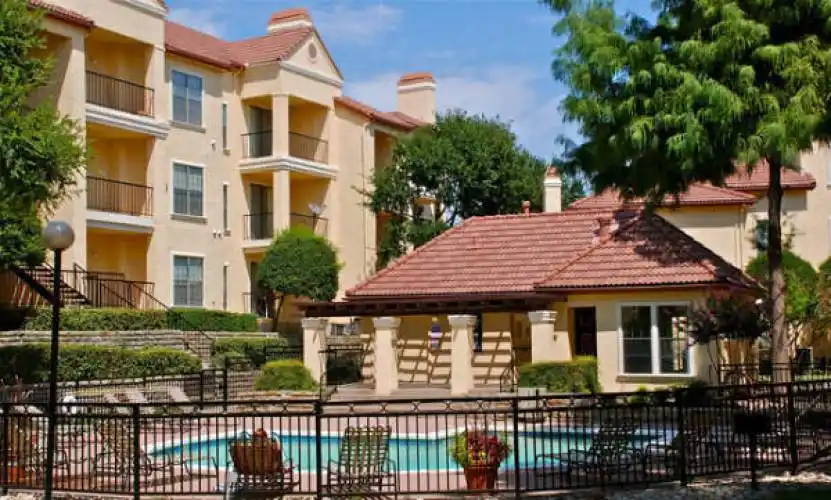 Rental by Apartment Wolf | Resort at Jefferson Ridge | 5301 N Macarthur Blvd, Irving, TX 75038 | apartmentwolf.com