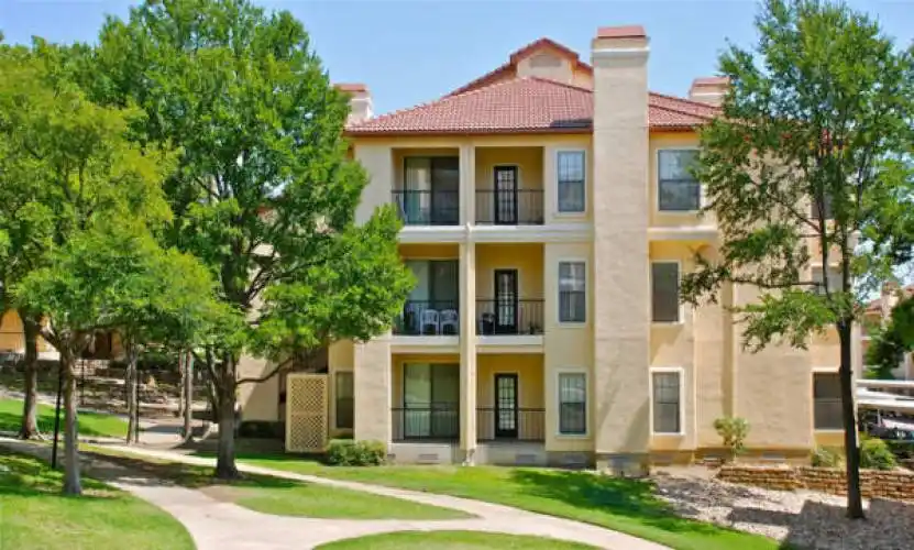 Rental by Apartment Wolf | Resort at Jefferson Ridge | 5301 N Macarthur Blvd, Irving, TX 75038 | apartmentwolf.com