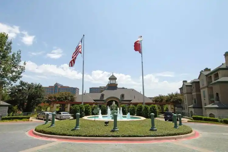 Rental by Apartment Wolf | The Villas at Beaver Creek | 1000 Meadow Creek Dr, Irving, TX 75038 | apartmentwolf.com