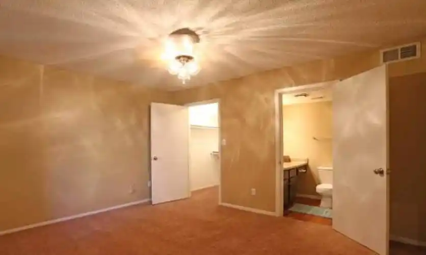 Rental by Apartment Wolf | Montoro | 3701 W Pioneer Dr, Irving, TX 75061 | apartmentwolf.com