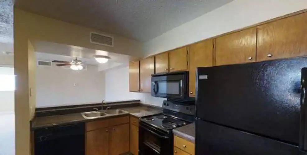 Rental by Apartment Wolf | The Courts of Bedford | 1501 Tennis Dr, Bedford, TX 76022 | apartmentwolf.com