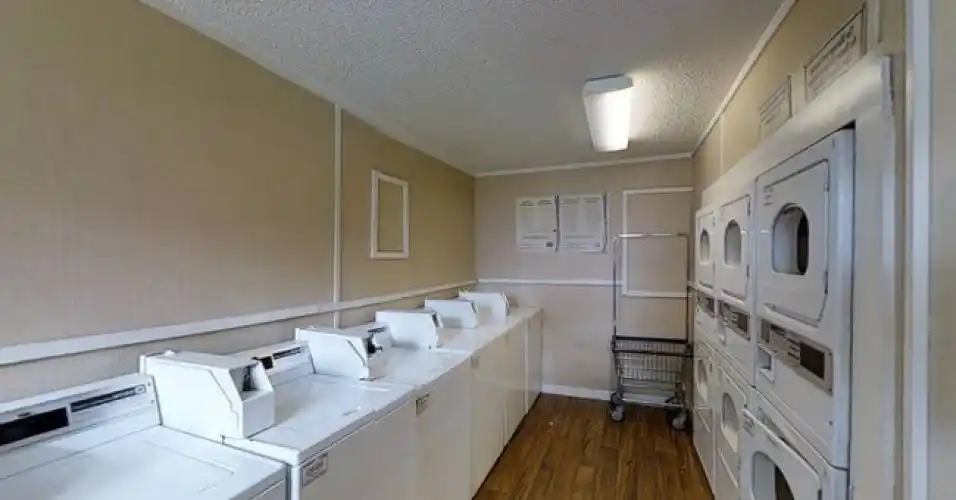 Rental by Apartment Wolf | Crossings at Irving | 1900 Estrada Pky, Irving, TX 75061 | apartmentwolf.com