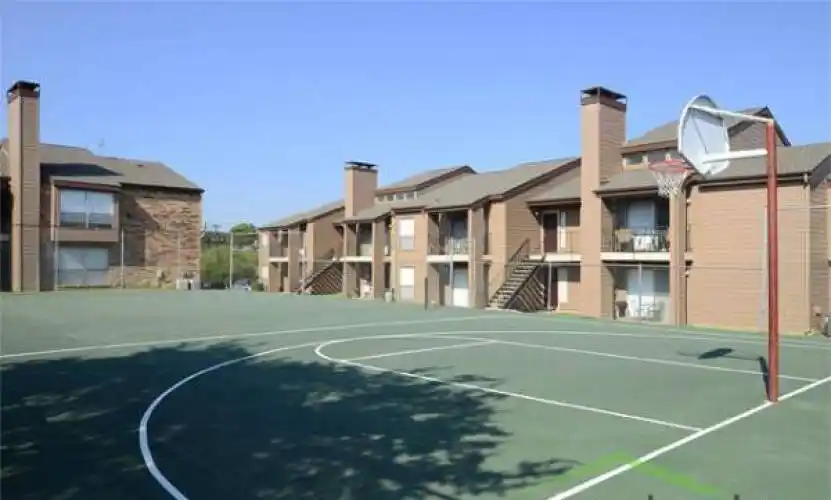 Rental by Apartment Wolf | The Crossings on Walnut Hill | 2615 W Walnut Hill Ln, Irving, TX 75038 | apartmentwolf.com