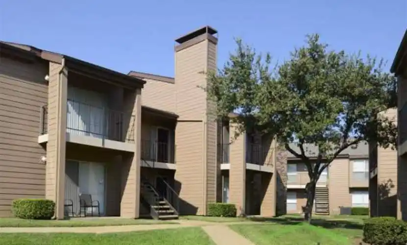 Rental by Apartment Wolf | The Crossings on Walnut Hill | 2615 W Walnut Hill Ln, Irving, TX 75038 | apartmentwolf.com