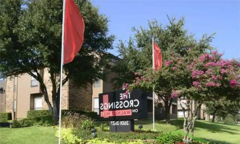 Rental by Apartment Wolf | The Crossings on Walnut Hill | 2615 W Walnut Hill Ln, Irving, TX 75038 | apartmentwolf.com